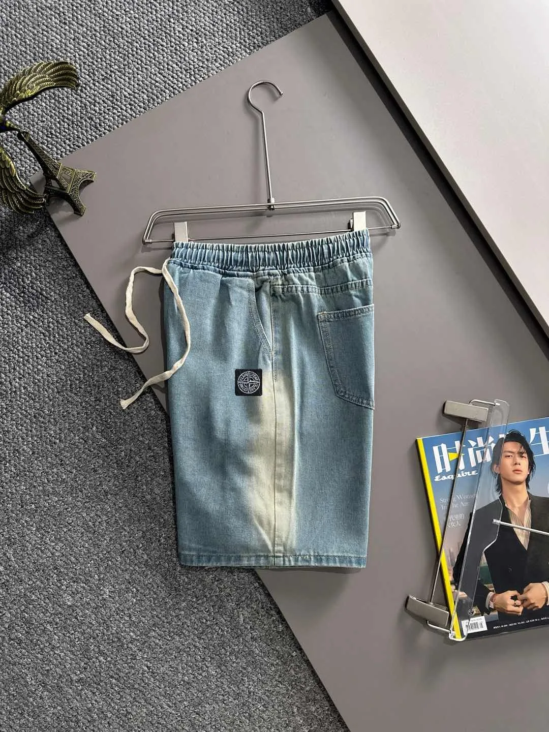 🅿️330 Stone Island 2025 new summer jeans and denim shorts are woven from imported Japanese Denim plain cotton denim fabrics. They are complete with three standards. The top stonewashing process makes the texture reach the old taste of the 1980s. It is soft, delicate, comfortable and breathable. The color has a modern and fashionable vicissitudes. The upper body is versatile and fashionable! Light luxury, a must-have item for daily commuting! Size: S-2XL (please state your height and weight when placing an order)